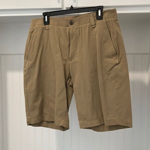 Waist 36.. Sand colored UA mens shorts. Great condition. No stains or tears.